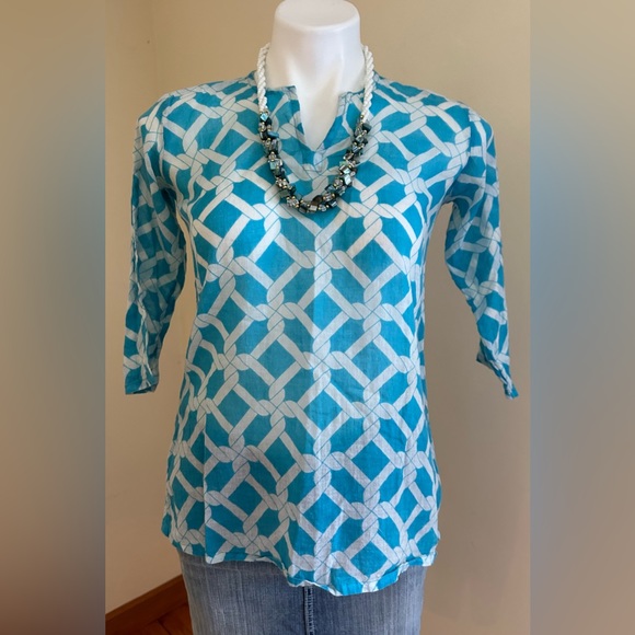 Lexi York Light Blue With White Chains Print Sheer Summer V Neck Top Sz S - Picture 2 of 11